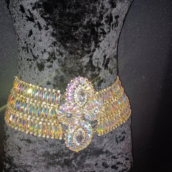 Two Piece Iridescent show stopper - Picture 5 of 5